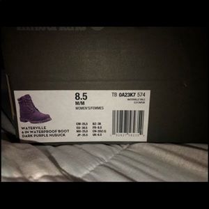 Woman’s 8.5 timberlands